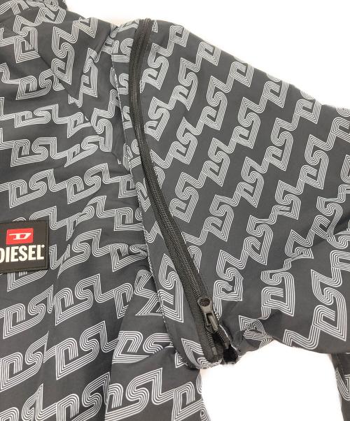 DIESEL（ディーゼル）DIESEL (ディーゼル) ナイロンジャケット ブラック×ネイビー サイズ:Sの古着・服飾アイテム