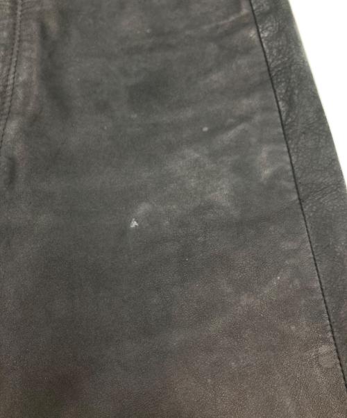 A.P.C.（アーペーセー）A.P.C. (アーペーセー) コーティングカウレザーパンツ ブラック サイズ:71㎝（W28）の古着・服飾アイテム