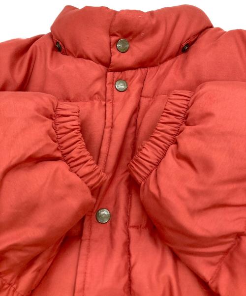 FJALLRAVEN（フェールラーベン）FJALLRAVEN (フェールラーベン) ダウンジャケット レッド サイズ:Mの古着・服飾アイテム