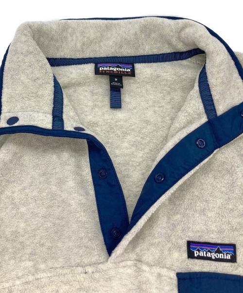 Patagonia（パタゴニア）Patagonia (パタゴニア) ライトウェイト・シンチラ・スナップT/フリースプルオーバー ライトグレー サイズ:Mの古着・服飾アイテム