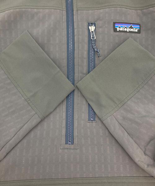 Patagonia（パタゴニア）Patagonia (パタゴニア) R2 テックフェイス・プルオーバー/裏ボアアノラックパーカー グレー サイズ:XLの古着・服飾アイテム