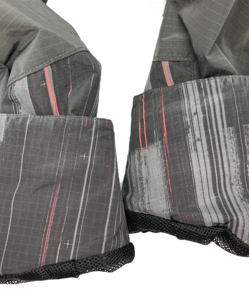 Gcores Industries（ジーコアス インダストリーズ）Gcores Industries (ジーコアス インダストリーズ) コラボマウンテンパーカー グレー サイズ:Mの古着・服飾アイテム