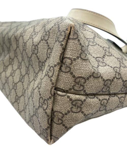 GUCCI（グッチ）GUCCI (グッチ) GGスプリームPVCトートバッグ ベージュの古着・服飾アイテム
