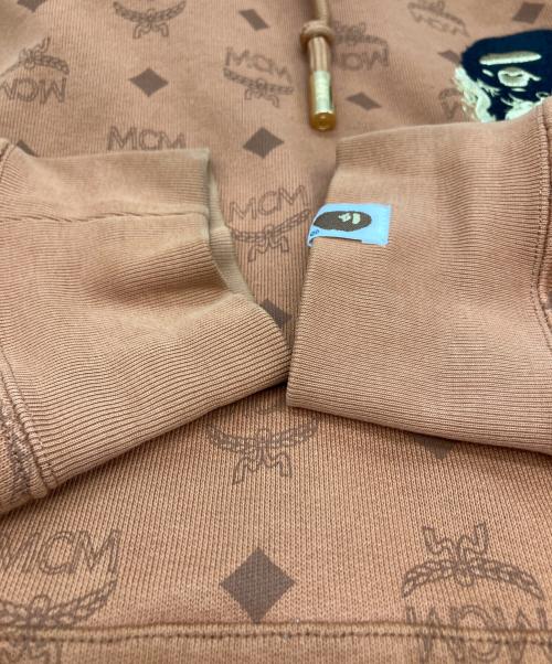 A BATHING APE（ア ベイシング エイプ）A BATHING APE (ア ベイシング エイプ) MCM (エムシーエム) モノグラム総柄シャークフーディ ブラウン サイズ:XLの古着・服飾アイテム