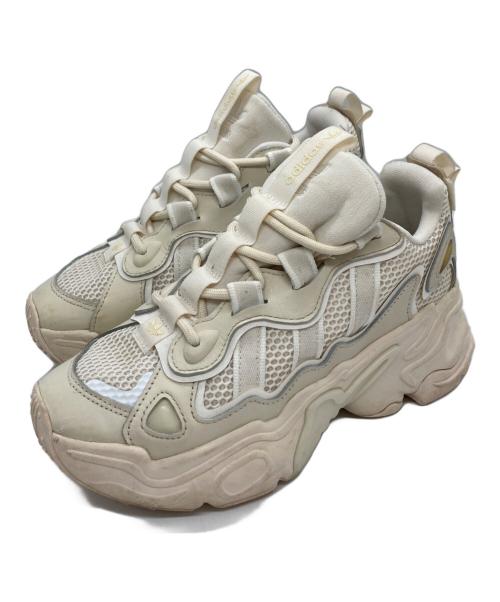 adidas（アディダス）adidas (アディダス) OZTHEMIS/チャンキーソールスニーカー ベージュ サイズ:25.0の古着・服飾アイテム