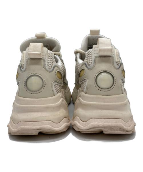 adidas（アディダス）adidas (アディダス) OZTHEMIS/チャンキーソールスニーカー ベージュ サイズ:25.0の古着・服飾アイテム