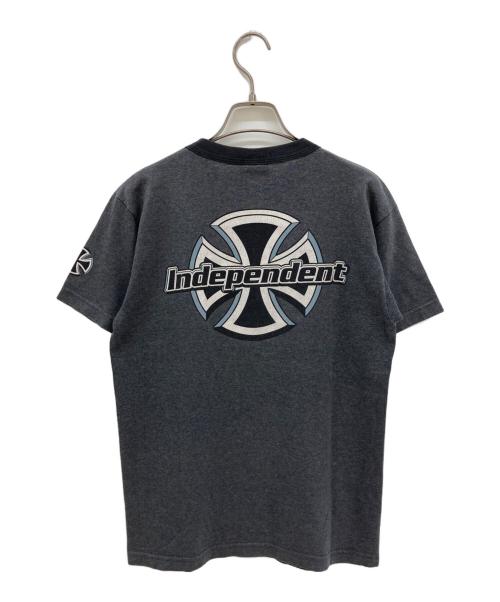 INDEPENDENT（インディペンデント）INDEPENDENT (インディペンデント) アイアンクロスプリントTシャツ グレー サイズ:Sの古着・服飾アイテム