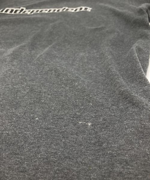 INDEPENDENT（インディペンデント）INDEPENDENT (インディペンデント) アイアンクロスプリントTシャツ グレー サイズ:Sの古着・服飾アイテム
