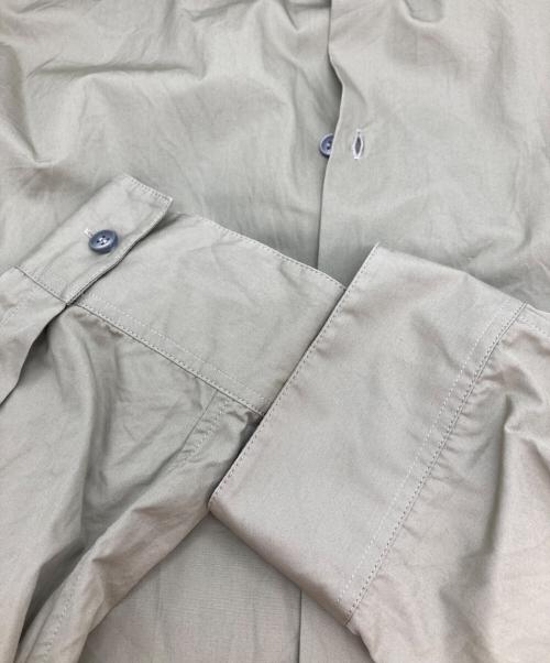 OAMC（オーエーエムシー）OAMC (オーエーエムシー) バックプリントシャツ ベージュ サイズ:Lの古着・服飾アイテム