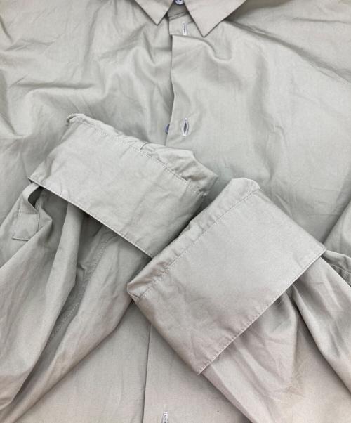 OAMC（オーエーエムシー）OAMC (オーエーエムシー) バックプリントシャツ ベージュ サイズ:Lの古着・服飾アイテム