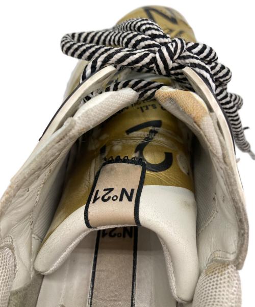 N°21（ヌメロヴェントゥーノ）N°21 (ヌメロヴェントゥーノ) ダッドスニーカー ホワイト サイズ:23の古着・服飾アイテム