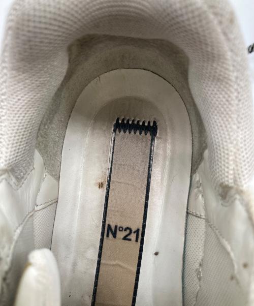 N°21（ヌメロヴェントゥーノ）N°21 (ヌメロヴェントゥーノ) ダッドスニーカー ホワイト サイズ:23の古着・服飾アイテム