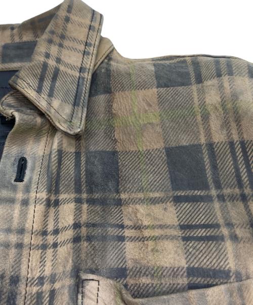 ISAMU KATAYAMA BACKLASH（イサムカタヤマ・バックラッシュ）ISAMU KATAYAMA BACKLASH (イサムカタヤマ・バックラッシュ) シープレザー転写チェックシャツ ブラウン サイズ:2の古着・服飾アイテム