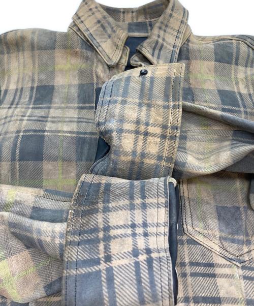 ISAMU KATAYAMA BACKLASH（イサムカタヤマ・バックラッシュ）ISAMU KATAYAMA BACKLASH (イサムカタヤマ・バックラッシュ) シープレザー転写チェックシャツ ブラウン サイズ:2の古着・服飾アイテム