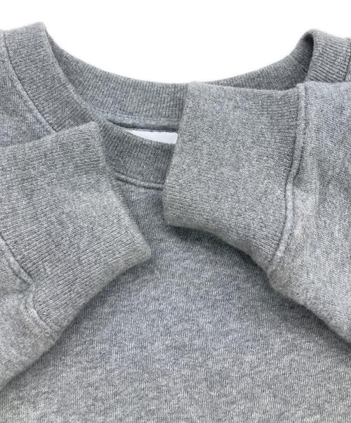 maison kitsune（メゾンキツネ）maison kitsune (メゾンキツネ) 裏起毛ワンポイント刺繍スウェット グレー サイズ:Mの古着・服飾アイテム