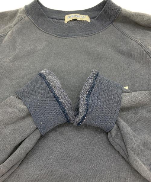 adidas（アディダス）adidas (アディダス) ロゴ刺繍ラグランスウェット ネイビー サイズ:Ｍの古着・服飾アイテム