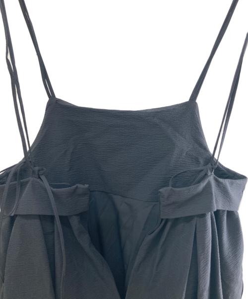 emmi（エミ）emmi (エミ) コクーンシルエットキャミソールワンピース ブラックの古着・服飾アイテム