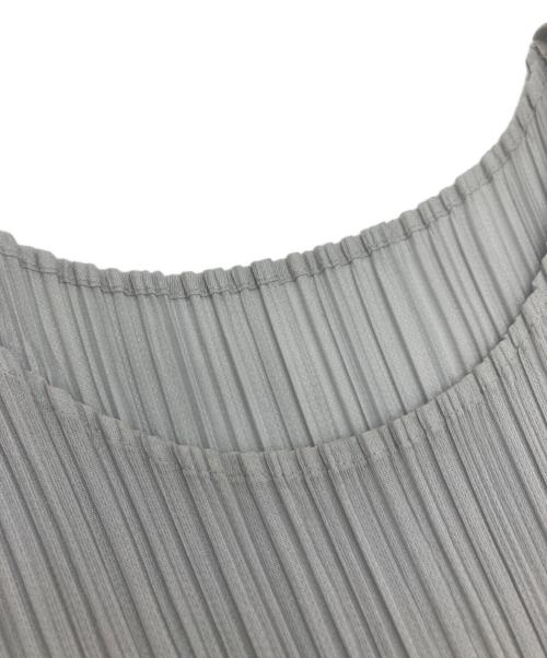PLEATS PLEASE（プリーツプリーズ）PLEATS PLEASE (プリーツプリーズ) ハーフスリーブプリーツカットソー ライトグレー サイズ:3の古着・服飾アイテム