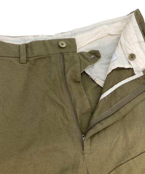UNUSED（アンユーズド）UNUSED (アンユーズド) ダブルニースラックス カーキ サイズ:3の古着・服飾アイテム