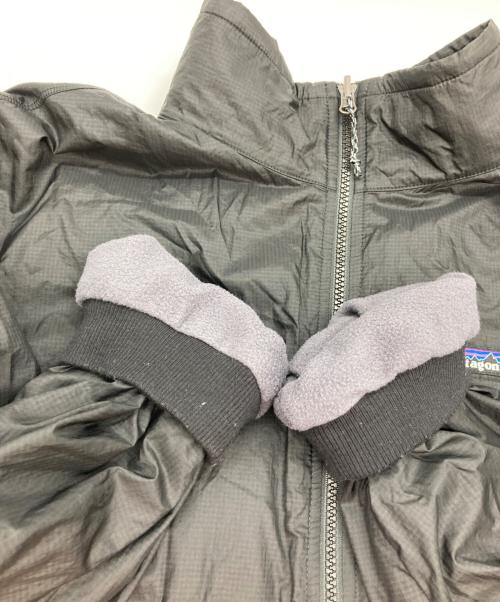 Patagonia（パタゴニア）Patagonia (パタゴニア) リバーシブル・シェルド・マイクロディニ・ジャケット グレー サイズ:XLの古着・服飾アイテム
