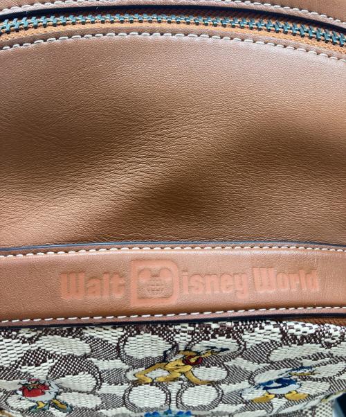 COACH（コーチ）COACH (コーチ) DISNEY (ディズニー) チャーター バックパック シグネチャーウィズミッキーマウスエンブロイダリー/リュック ブラウンの古着・服飾アイテム