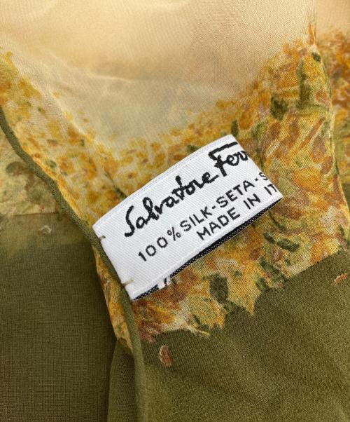 Salvatore Ferragamo（サルヴァトーレ フェラガモ）Salvatore Ferragamo (サルヴァトーレ フェラガモ) シルクスカーフ グリーンの古着・服飾アイテム
