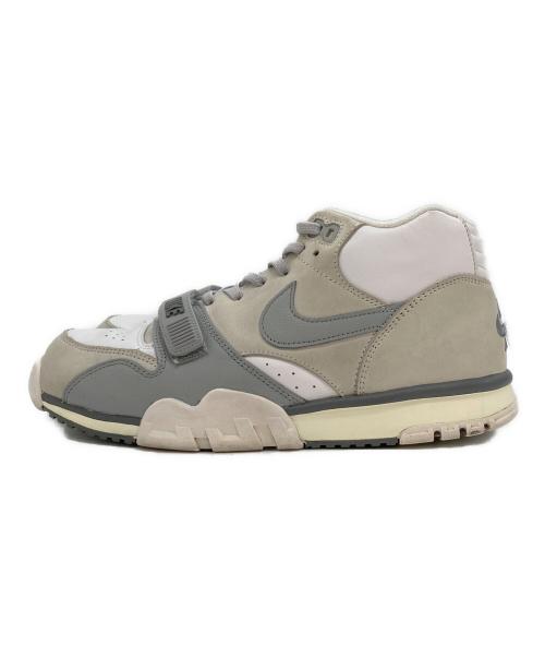 NIKE（ナイキ）NIKE (ナイキ) ハイカットスニーカー ホワイト サイズ:27.5の古着・服飾アイテム