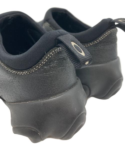 OAKLEY（オークリー）OAKLEY (オークリー) スリッポン/FLESH ブラック サイズ:26㎝の古着・服飾アイテム