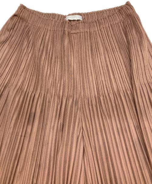 PLEATS PLEASE（プリーツプリーズ）PLEATS PLEASE (プリーツプリーズ) テーパードパンツ ブラウン サイズ:‐の古着・服飾アイテム