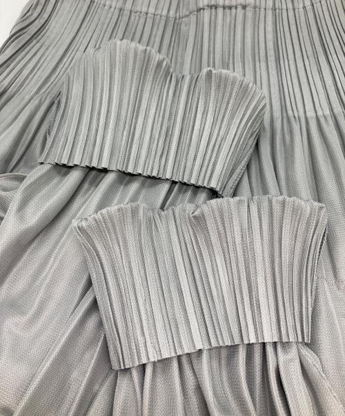 PLEATS PLEASE（プリーツプリーズ）PLEATS PLEASE (プリーツプリーズ) プリーツテーパードパンツ グレー サイズ:3の古着・服飾アイテム