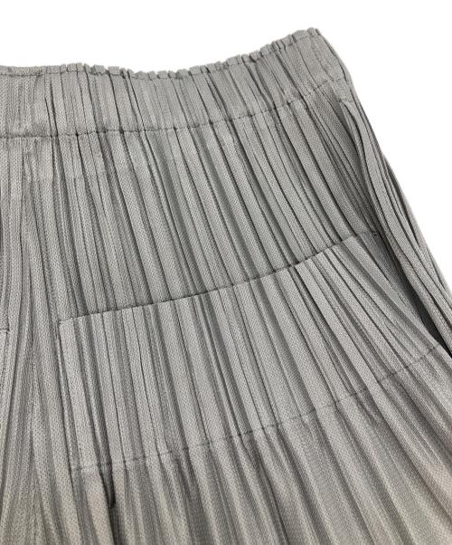 PLEATS PLEASE（プリーツプリーズ）PLEATS PLEASE (プリーツプリーズ) プリーツテーパードパンツ グレー サイズ:3の古着・服飾アイテム