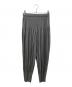 PLEATS PLEASE（プリーツプリーズ）の古着「プリーツテーパードパンツ」｜グレー