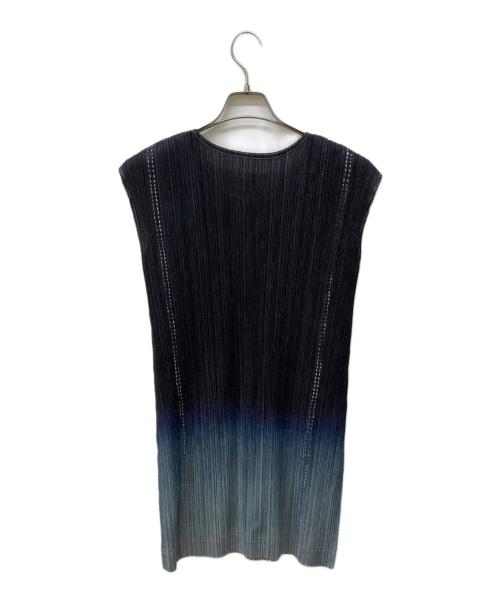 PLEATS PLEASE（プリーツプリーズ）PLEATS PLEASE (プリーツプリーズ) 転写グラデーションノースリーブワンピース ブルー×ブラック サイズ:3の古着・服飾アイテム