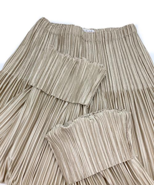 PLEATS PLEASE（プリーツプリーズ）PLEATS PLEASE (プリーツプリーズ) プリーツテーパードパンツ ベージュ サイズ:Sの古着・服飾アイテム
