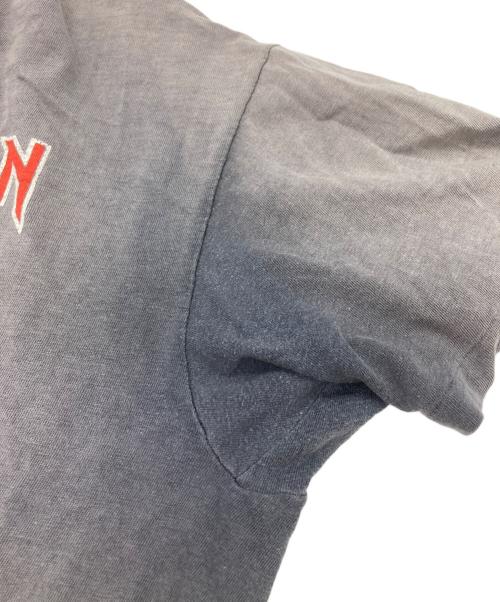 IRON MAIDEN（アイアンメイデン）IRON MAIDEN (アイアンメイデン) バンドTシャツ グレー サイズ:XLの古着・服飾アイテム