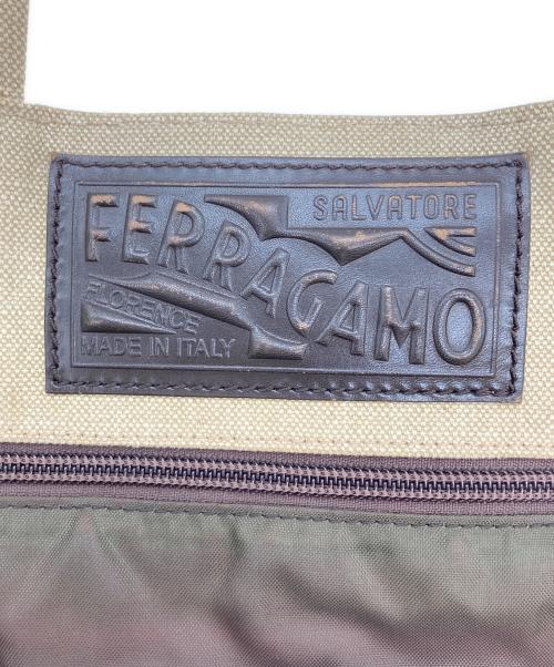 Salvatore Ferragamo（サルヴァトーレ フェラガモ）Salvatore Ferragamo (サルヴァトーレ フェラガモ) トートバッグ ベージュ サイズ:-の古着・服飾アイテム