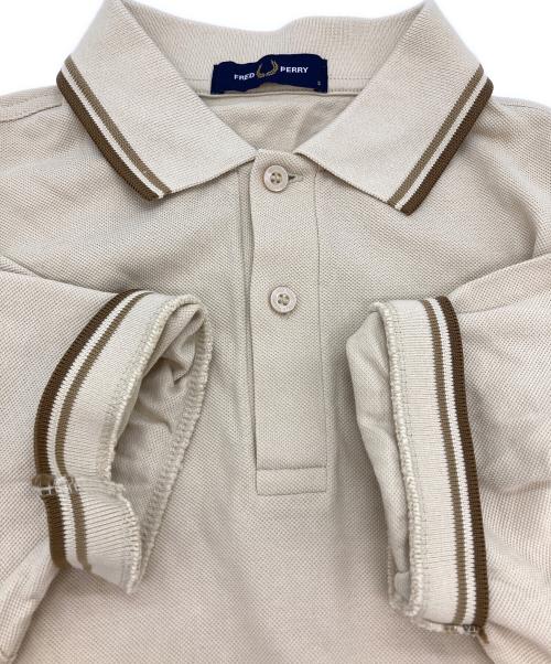 FRED PERRY（フレッドペリー）FRED PERRY (フレッドペリー) ポロシャツ ベージュ サイズ:Sの古着・服飾アイテム