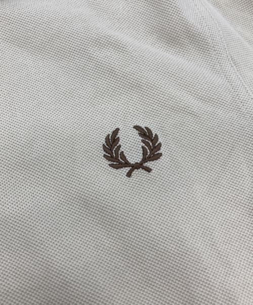 FRED PERRY（フレッドペリー）FRED PERRY (フレッドペリー) ポロシャツ ベージュ サイズ:Sの古着・服飾アイテム