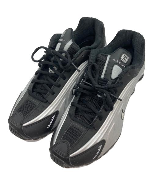 NIKE（ナイキ）NIKE (ナイキ) SHOX R4 METALLIC SILVER/ローカットスニーカー シルバー サイズ:28の古着・服飾アイテム