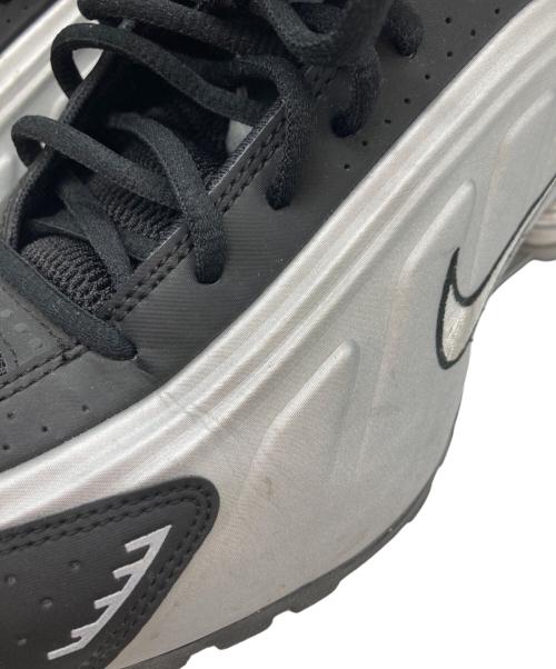 NIKE（ナイキ）NIKE (ナイキ) SHOX R4 METALLIC SILVER/ローカットスニーカー シルバー サイズ:28の古着・服飾アイテム