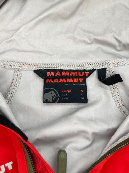 MAMMUT（マムート）MAMMUT (マムート) Soft-Shell Prism Jacket/マウンテンパーカー レッド サイズ:Ｍの古着・服飾アイテム