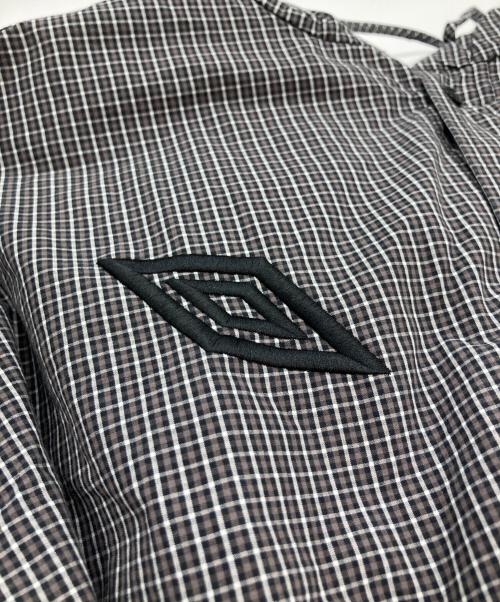 UMBRO（アンブロ）UMBRO (アンブロ) slamjam GINGHAM MASKED SHIRT/シャツパーカー ブラウン×ブラック サイズ:Ｌの古着・服飾アイテム