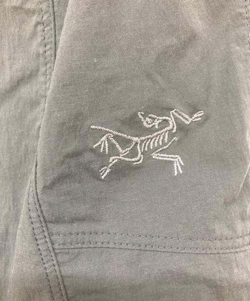 ARC'TERYX（アークテリクス）ARC'TERYX (アークテリクス) ナイロンパンツ グレー サイズ:Mの古着・服飾アイテム