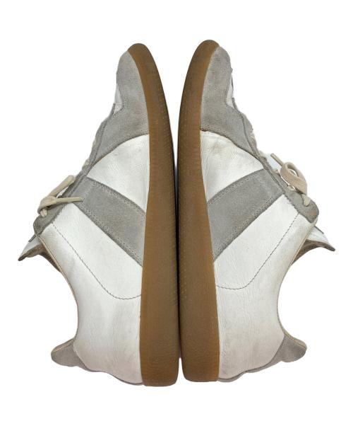 Maison Margiela（メゾンマルジェラ）Maison Margiela (メゾンマルジェラ) ローカットスニーカー/ジャーマントレーナー ホワイト×グレー サイズ:43の古着・服飾アイテム