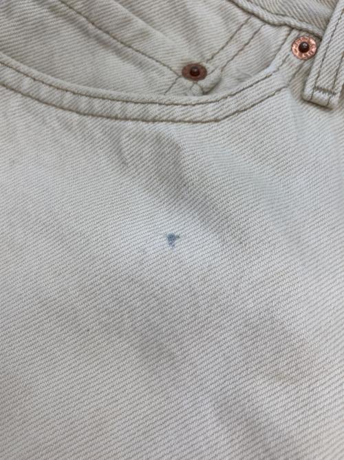 LEVI'S（リーバイス）LEVI'S (リーバイス) カラーデニムパンツ アイボリー サイズ:81cm(W32)の古着・服飾アイテム