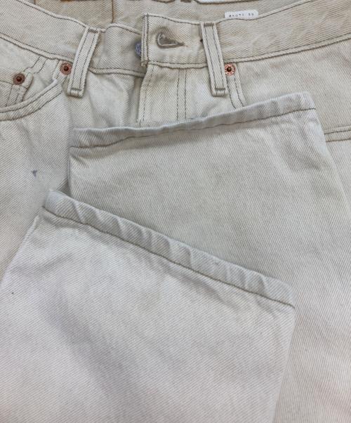 LEVI'S（リーバイス）LEVI'S (リーバイス) カラーデニムパンツ アイボリー サイズ:81cm(W32)の古着・服飾アイテム