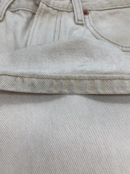 LEVI'S（リーバイス）LEVI'S (リーバイス) カラーデニムパンツ アイボリー サイズ:81cm(W32)の古着・服飾アイテム