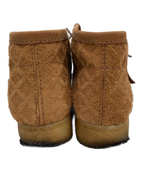 CLARKS ORIGINALS（クラークス オリジナルズ）Clarks Originals (クラークス オリジナルズ) sweet chik ワラビーブーツ ブラウン×ベージュ サイズ:7の古着・服飾アイテム