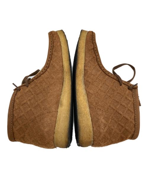 CLARKS ORIGINALS（クラークス オリジナルズ）Clarks Originals (クラークス オリジナルズ) sweet chik ワラビーブーツ ブラウン×ベージュ サイズ:7の古着・服飾アイテム