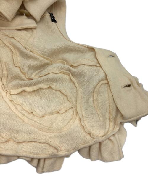 tricot COMME des GARCONS（トリココムデギャルソン）tricot COMME des GARCONS (トリココムデギャルソン) ラッフルデザインケープ ベージュ サイズ:-の古着・服飾アイテム